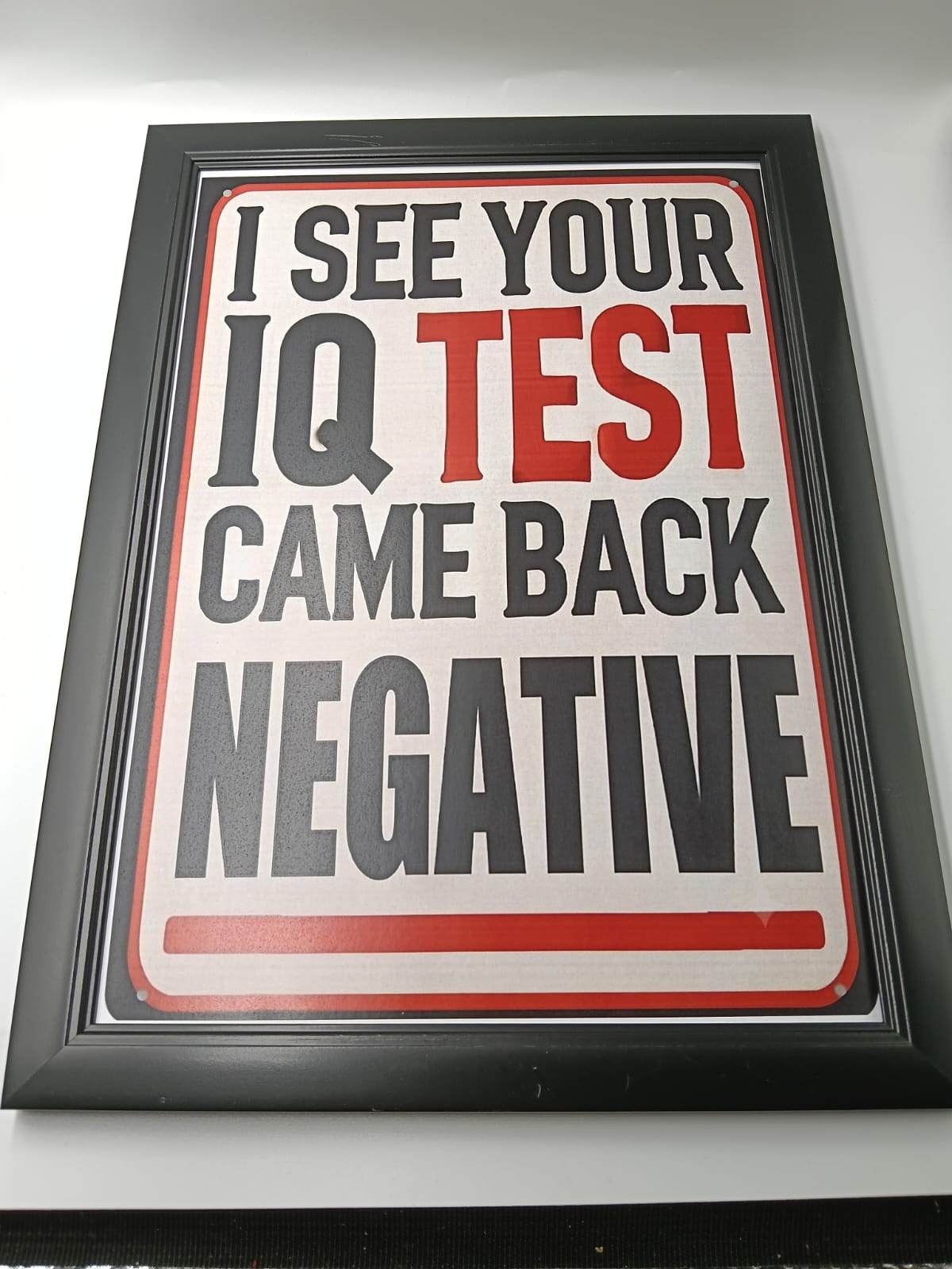 Tablou "Negative IQ Test"
