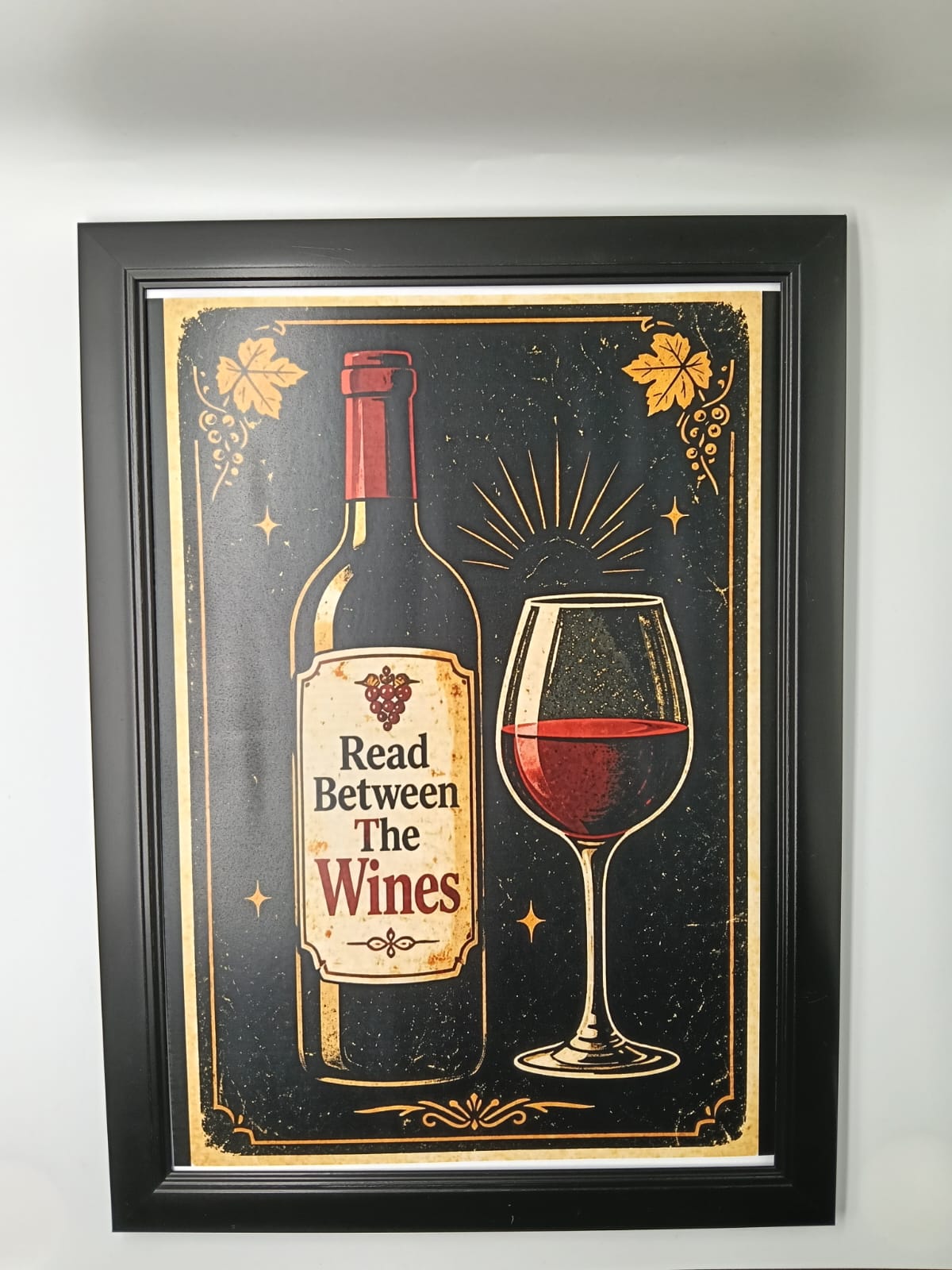 Tablou "Read Between the Wines"